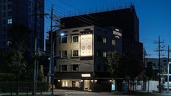 Suwon Haenggung-dong Revora Hotel