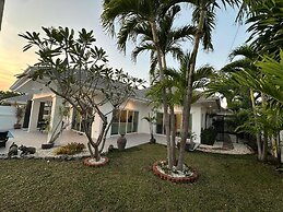 Modern Private 3 Bedroom Pool Villa GA1