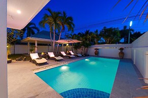 Modern Private 3 Bedroom Pool Villa GA1
