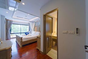 4 Bed Beachfront Condo SP43