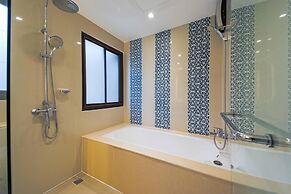 4 Bed Beachfront Condo SP43