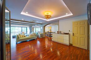 4 Bed Beachfront Condo SP43