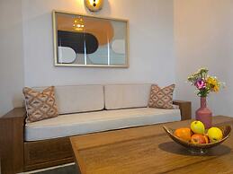 Andriana Luxury
