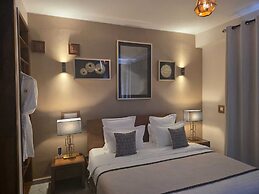 Andriana Luxury