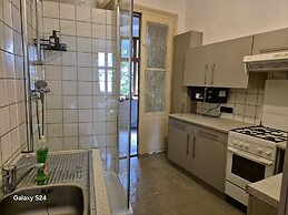 Charming 1BR Apartment Near Stadthalle