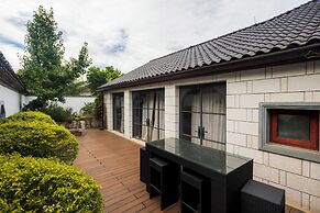 Jingdezhen Homestay Outside the Window