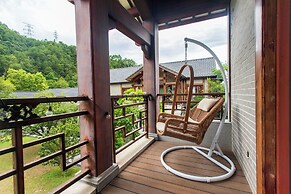 Jingdezhen Homestay Outside the Window