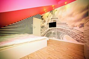 WORLD HOSTEL