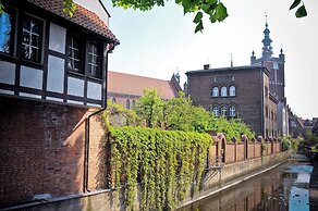 WORLD HOSTEL