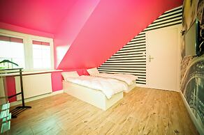 WORLD HOSTEL