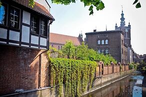 WORLD HOSTEL