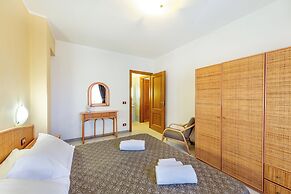 Rina Sea Apartments