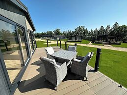 Isca Lodge - With Decking