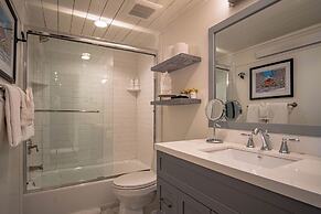 Atelier Alpine - Modern 2BD Condo W/baldy Views