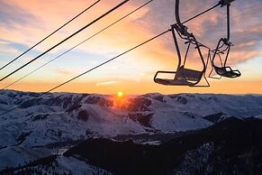 Atelier Alpine - Modern 2BD Condo W/baldy Views