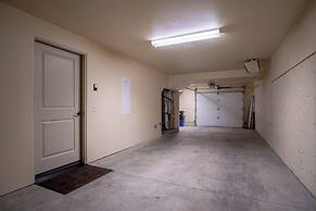 2BD Sweetwater Condo - Community Park, Pool + Hot Tub