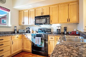 2BD Sweetwater Condo - Community Park, Pool + Hot Tub