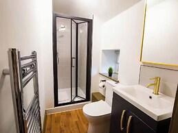 White Willow Apartment