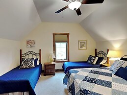 Buzzy Bee Lodge