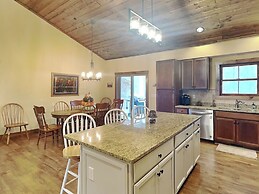Buzzy Bee Lodge