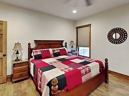 Buzzy Bee Lodge
