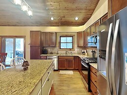 Buzzy Bee Lodge