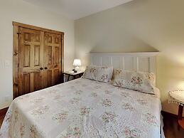 Buzzy Bee Lodge