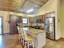 Buzzy Bee Lodge