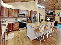 Buzzy Bee Lodge