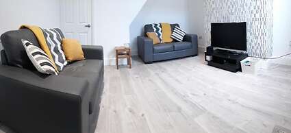 Bright & Comfy 3-Bedroom Flat in Kexgill