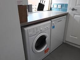 Bright & Comfy 3-Bedroom Flat in Kexgill