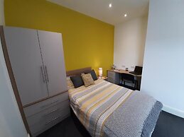 Bright & Comfy 3-Bedroom Flat in Kexgill