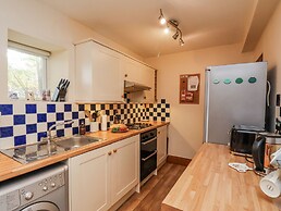2 High Stakesby Cottages