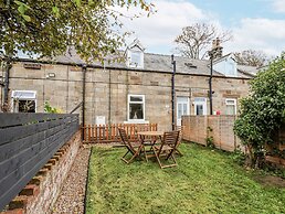 2 High Stakesby Cottages