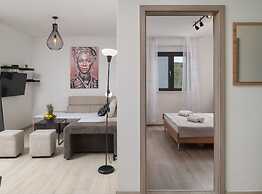 Apartment Infinity