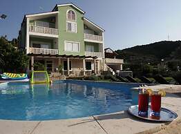Villa Šolo Peaceful Nature Park Getaway