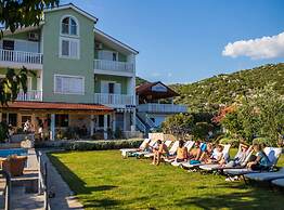 Villa Šolo Peaceful Nature Park Getaway