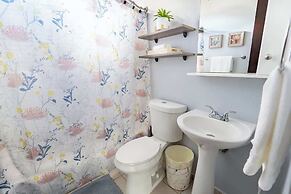 Coral 17 Costa Brava Condo, Pool, 5 Min From Beach