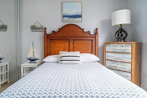 Coral 17 Costa Brava Condo, Pool, 5 Min From Beach