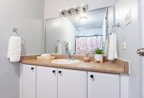 Coral 17 Costa Brava Condo, Pool, 5 Min From Beach