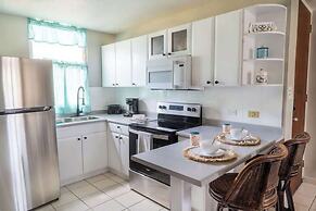 Coral 17 Costa Brava Condo, Pool, 5 Min From Beach
