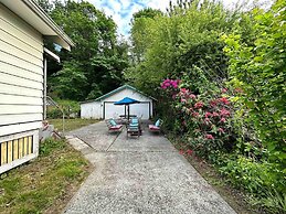 Seattle's Starlight Bungalow