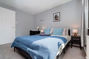 2 Bedroom Flat - Free Parking