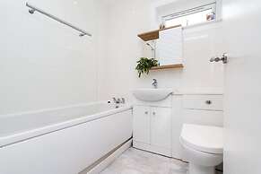 2 Bedroom House-free Parking