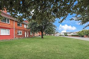 3bedroom House - Free Parking