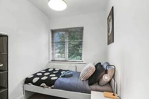 3bedroom House - Free Parking