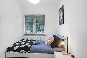 3bedroom House - Free Parking