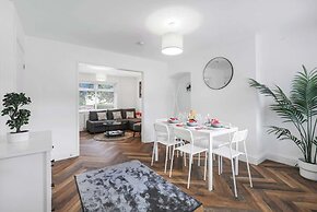 3bedroom House - Free Parking