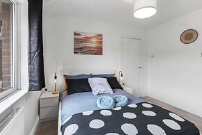 3bedroom House - Free Parking