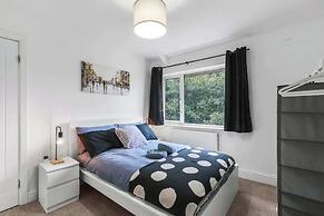 3bedroom House - Free Parking